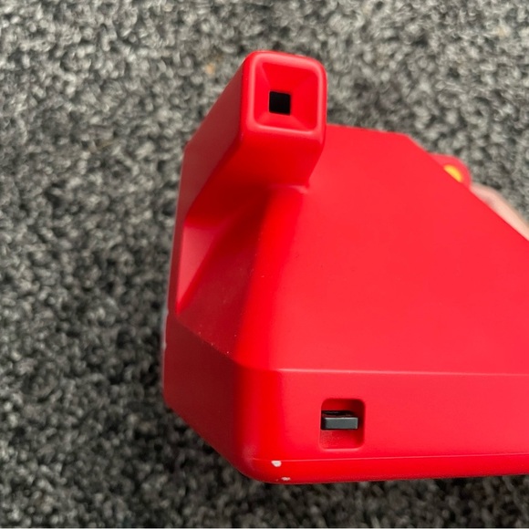 PolaroidNow i-Type Instant Camera - Red - Picture 4 of 6